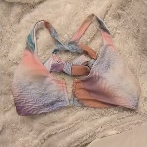 Swimsuit Top with twist tie back ✨ NWT ✨